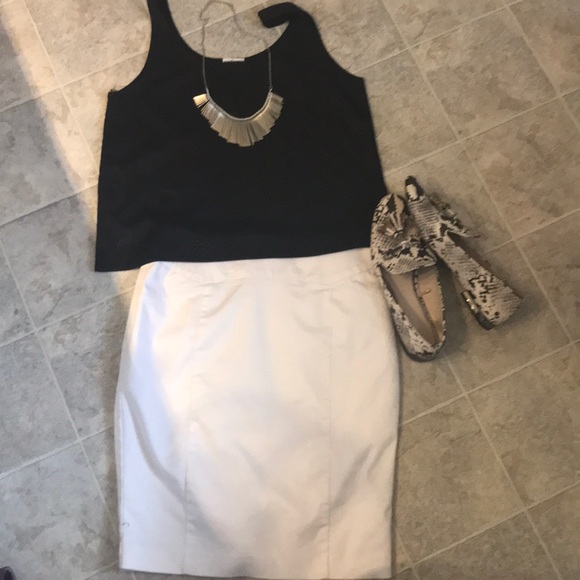 White pencil skirt - Picture 1 of 4